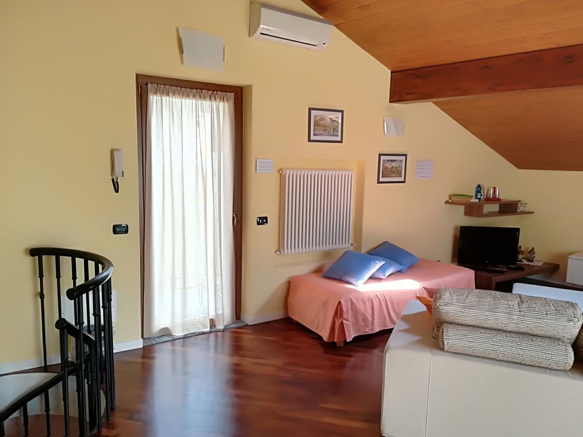 B&B-Foresteria Casa Della Musica Lake Como Mandello del Lario Buitenkant foto