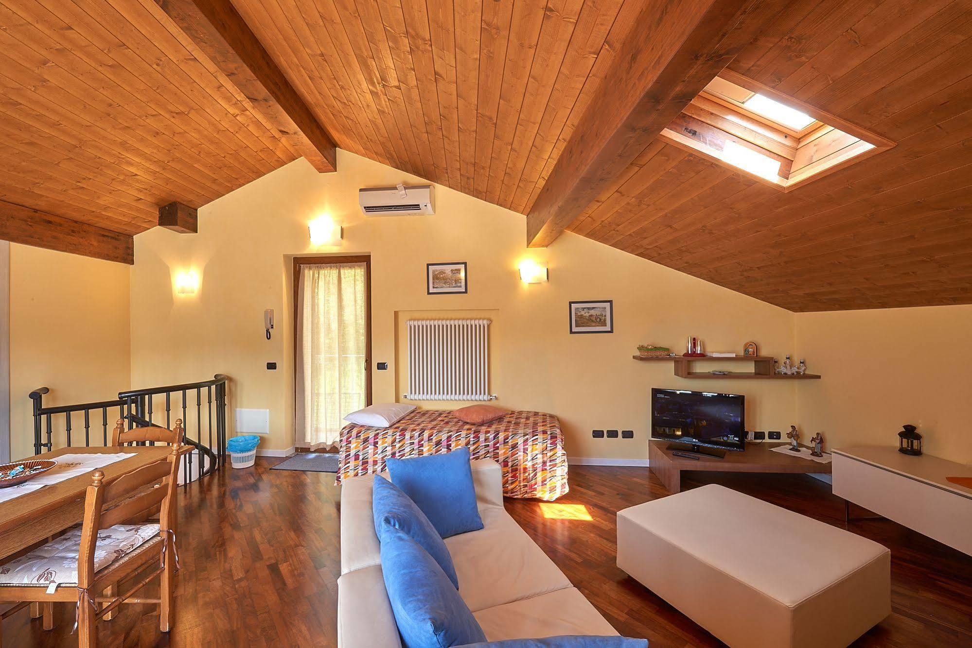 B&B-Foresteria Casa Della Musica Lake Como Mandello del Lario Buitenkant foto