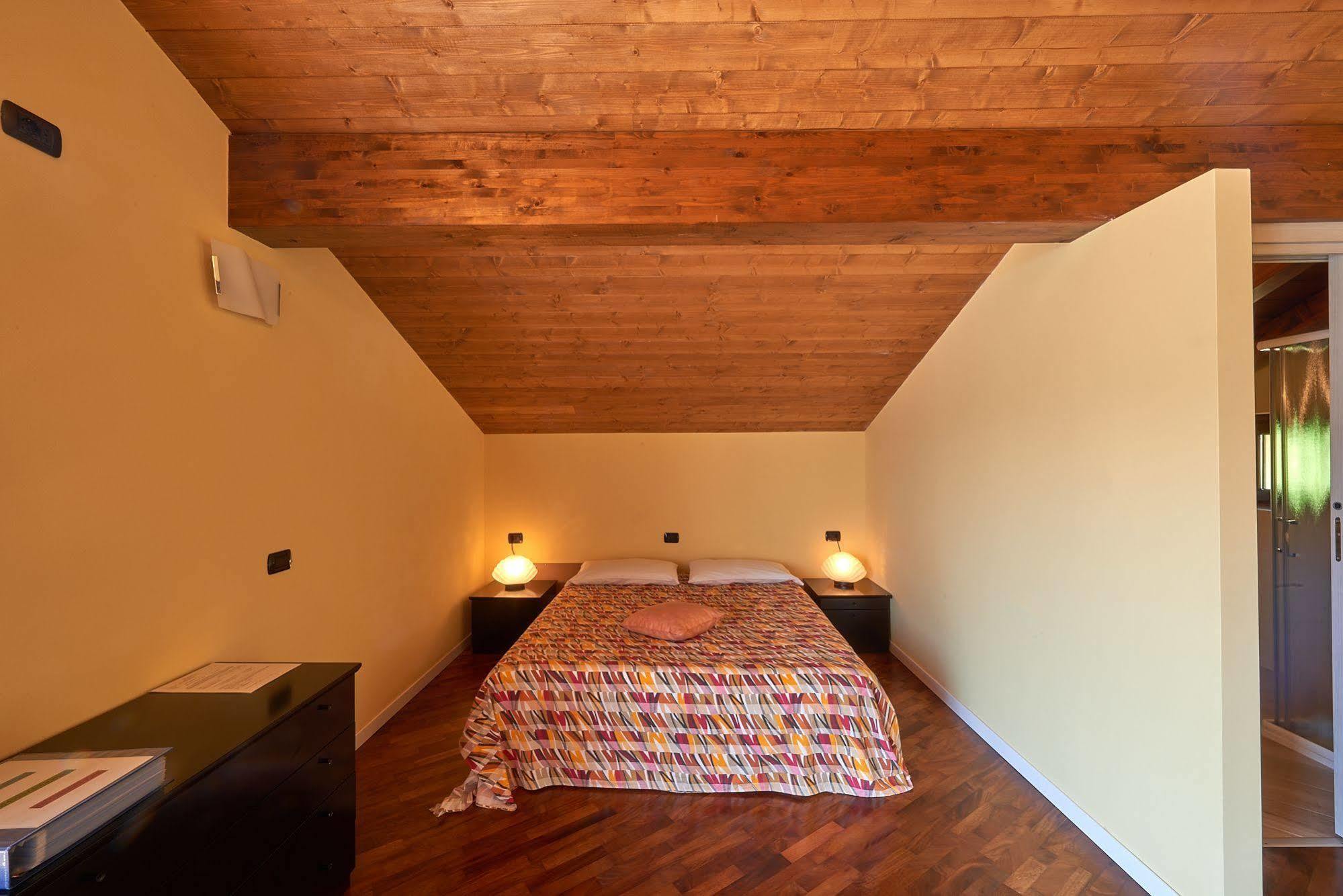 B&B-Foresteria Casa Della Musica Lake Como Mandello del Lario Buitenkant foto