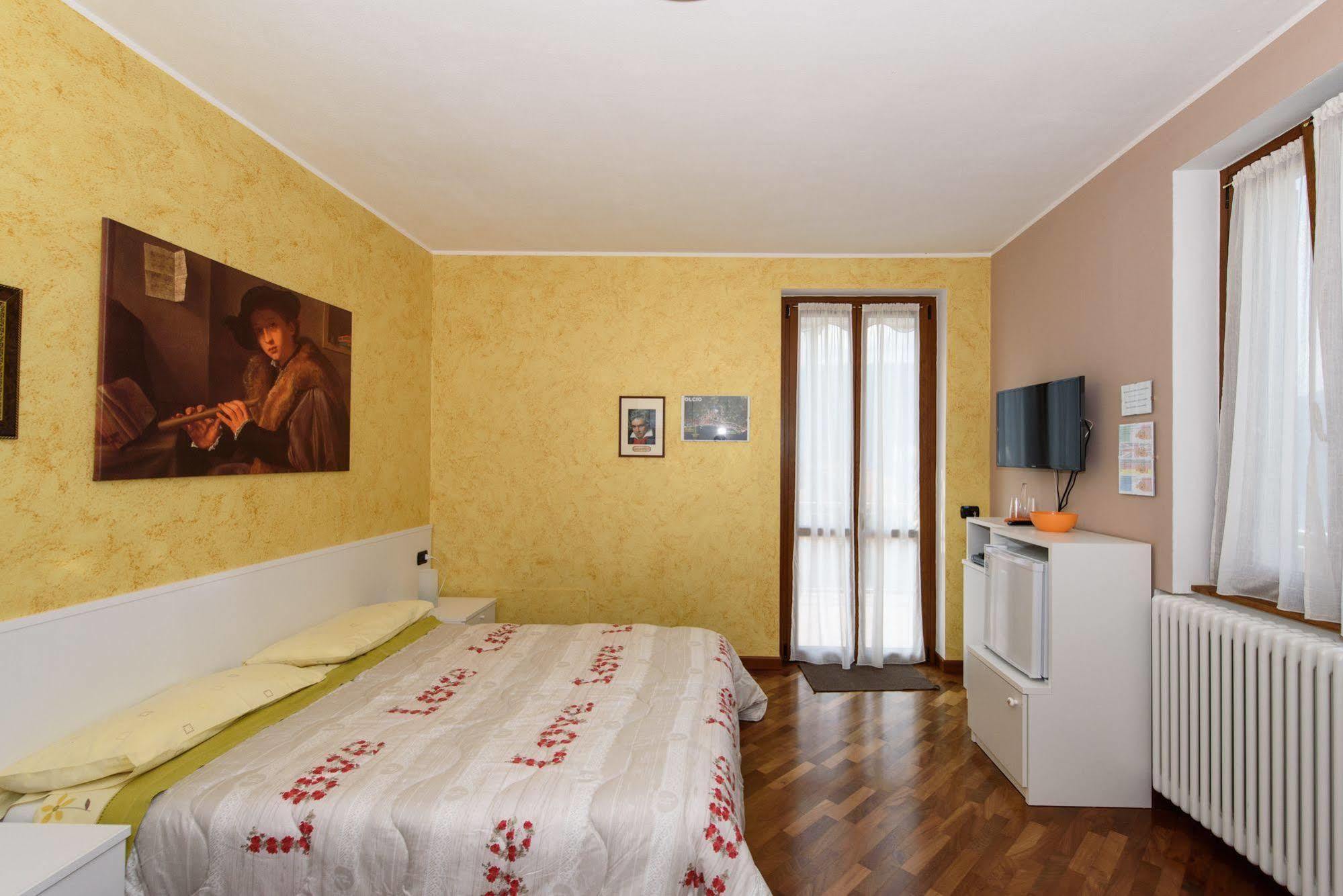 B&B-Foresteria Casa Della Musica Lake Como Mandello del Lario Buitenkant foto