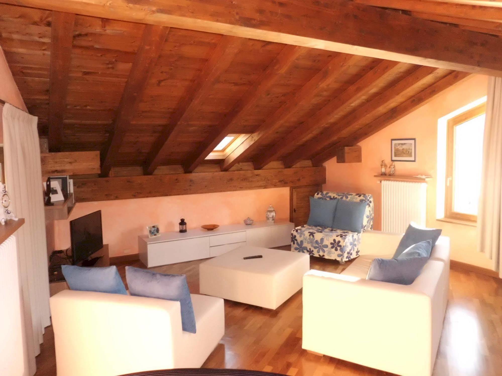 B&B-Foresteria Casa Della Musica Lake Como Mandello del Lario Buitenkant foto